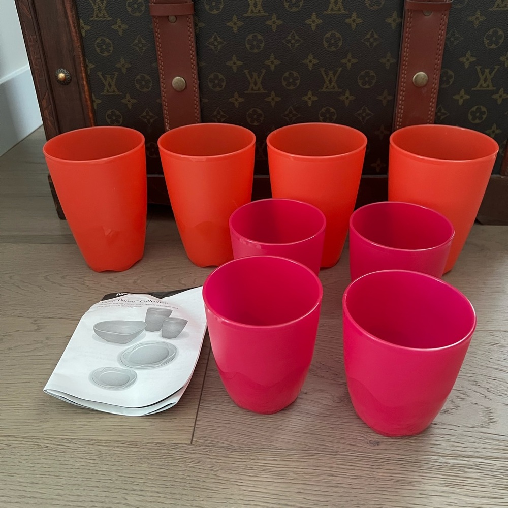 8 NEW Tupperware Open House Tumblers – 10 oz & 18 oz (2002 Vintage)